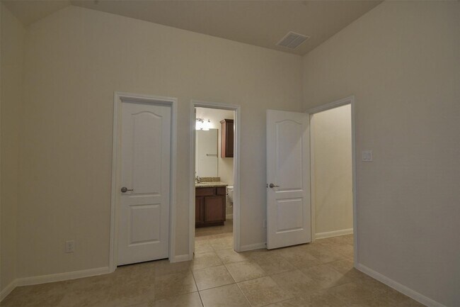 Building Photo - 3643 Cottage Pines Ln