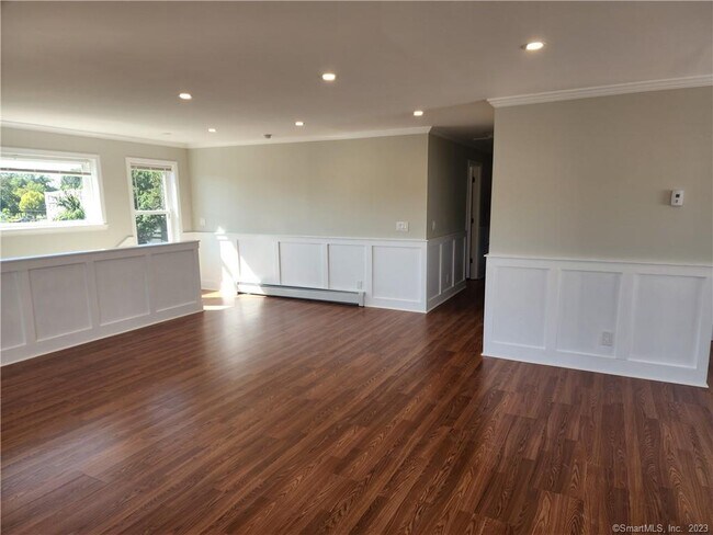 Building Photo - 120 Downing St