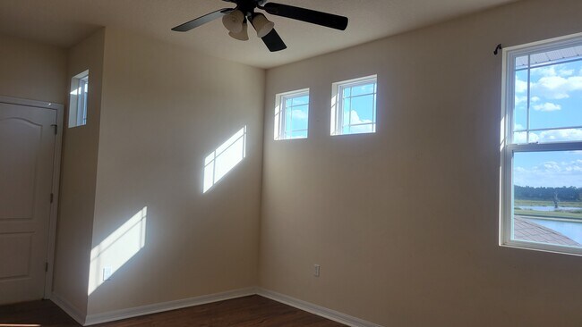 Building Photo - 563 Blue Cypress Dr