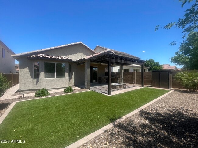 Building Photo - 13159 W Rowel Rd