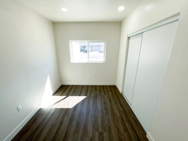 Building Photo - 10109 Nemaha Ct