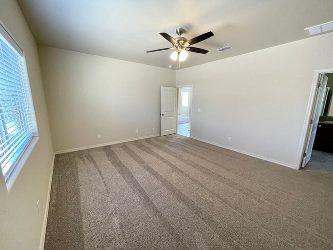 Building Photo - Beautiful 3 Bedroom Home in Southern Vistas w/ Solar!