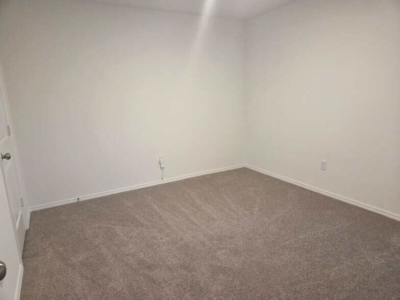 Building Photo - 8300 Fitzgerald Ln