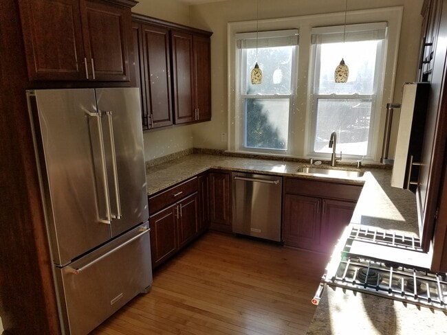 Building Photo - 3272 N Hackett Ave