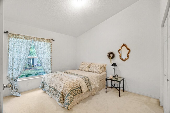 Building Photo - 1012 SW 156th Ave