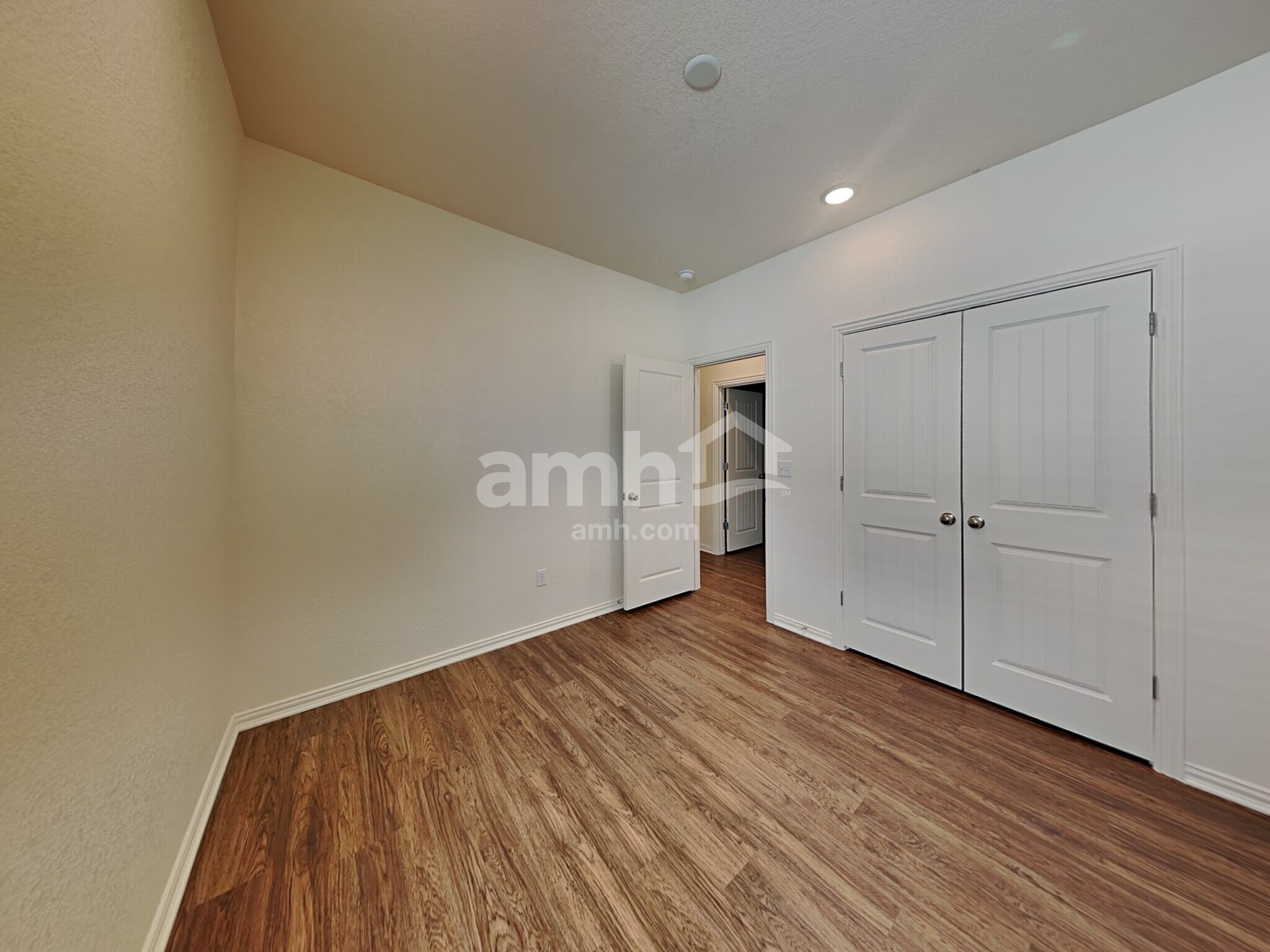 Building Photo - 457 Pebble Bend