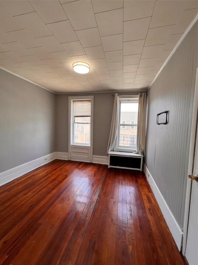 Building Photo - 73-39 71st Pl