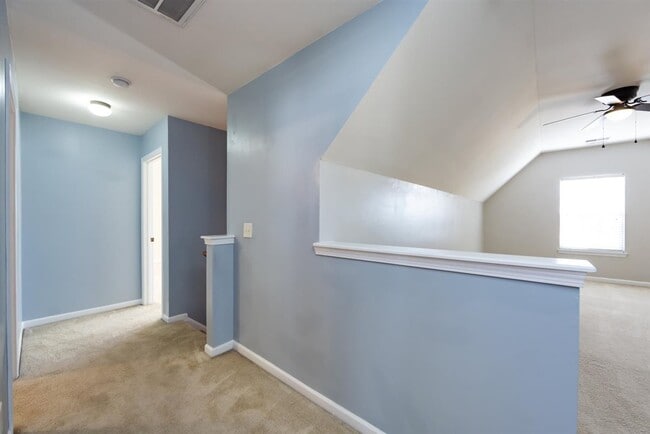 Building Photo - 4811 Sunburst Ln