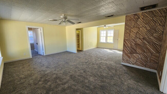 Building Photo - 800 S Elgin Ave