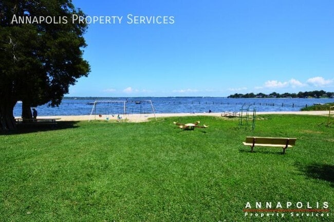 Building Photo - 858 Selby Blvd