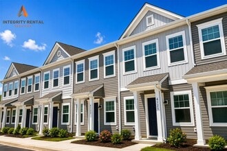 Building Photo - BEAUTIFUL 2 Bedroom Townhome in MIDLAND - AVAILABLE NOW
