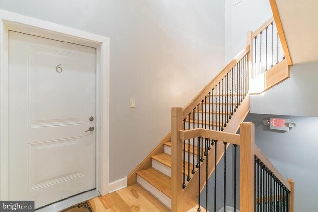 Building Photo - 714 N Chadwick St