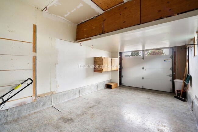 Building Photo - Quaint 3BD/1BA Home Near Mt. Tabor