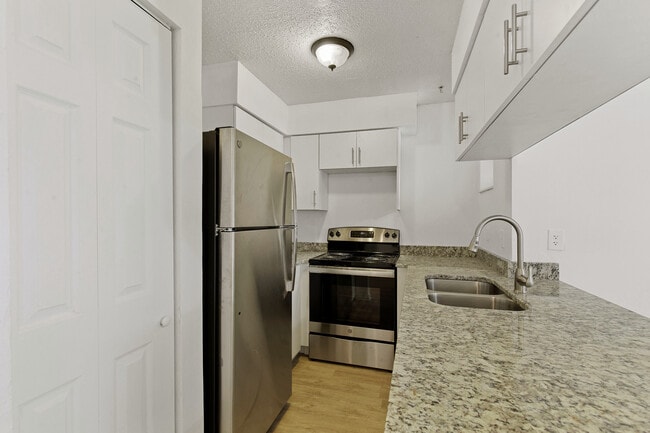 Building Photo - 113 Pearl St