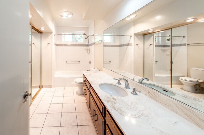 Building Photo - Home in La Crescenta Mountains