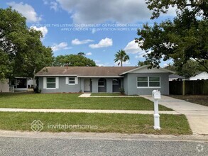 Building Photo - 204 N Alderwood St