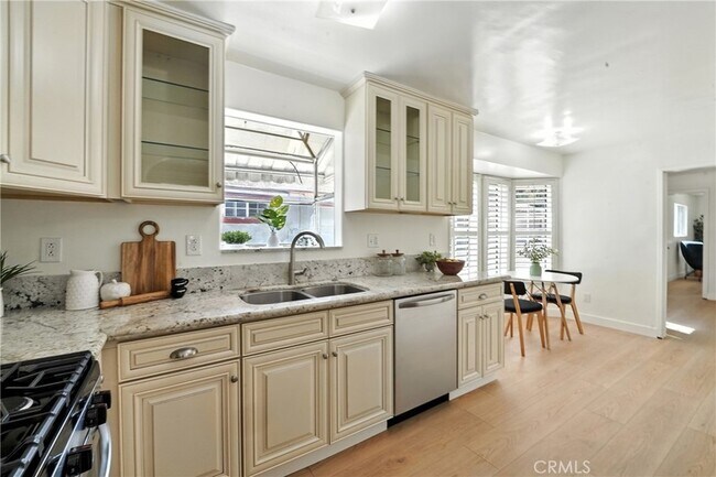 Building Photo - 5841 Arroyo Dr