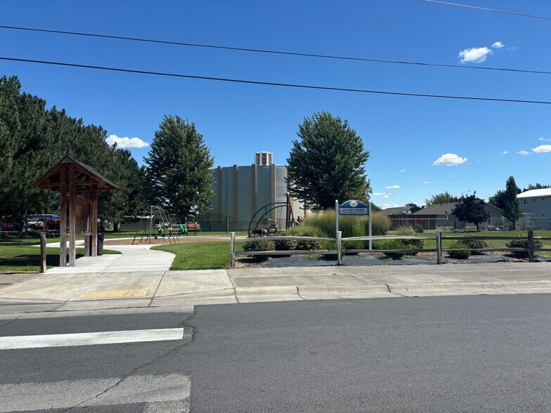 Building Photo - Dogwood Apartments