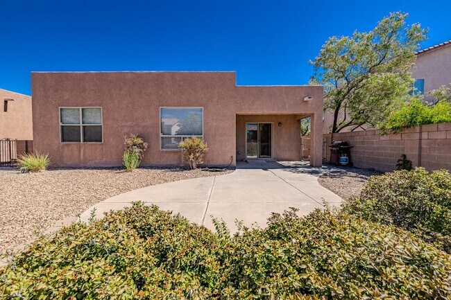 Building Photo - 1124 Calle Corvo NE