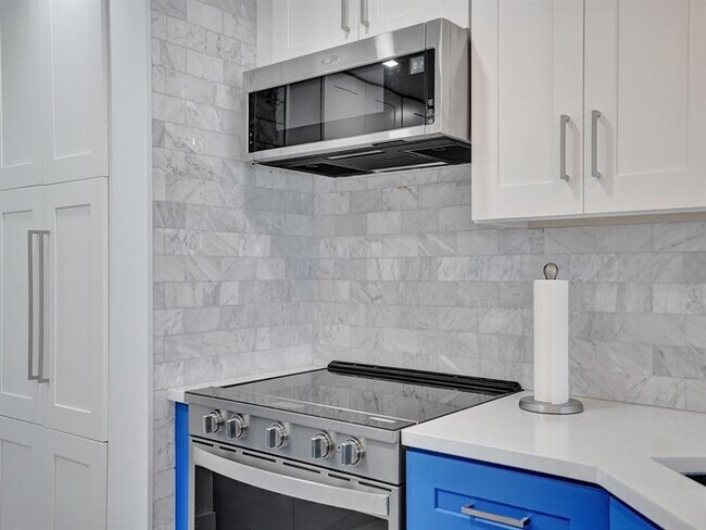 Building Photo - 3430 Galt Ocean Dr