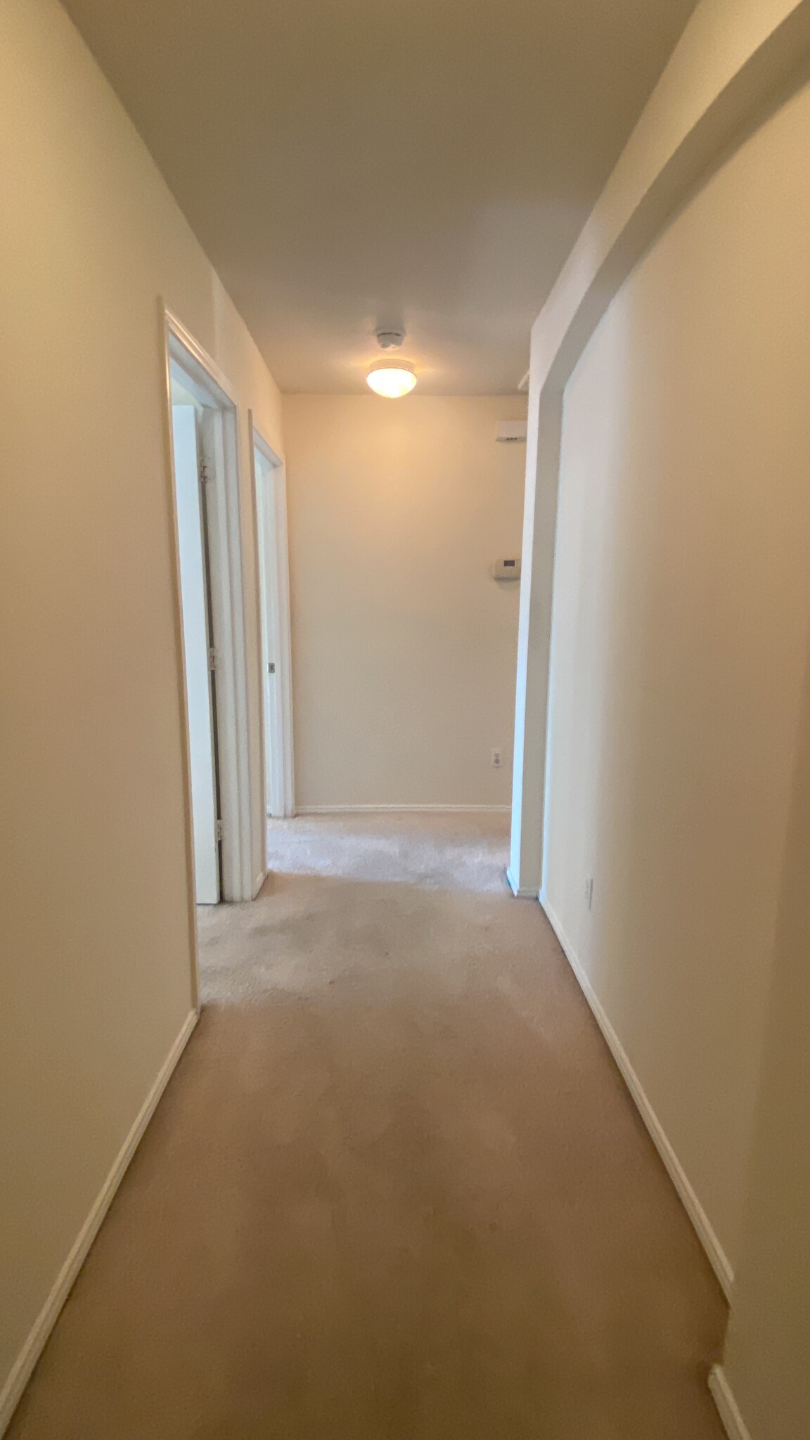 Building Photo - 2504 Kent Dr