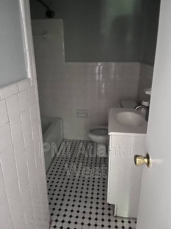Building Photo - 165 Hidden Brook Ct