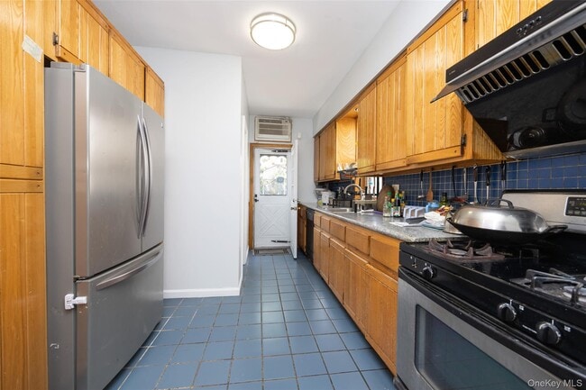 Building Photo - 68-48 78th St