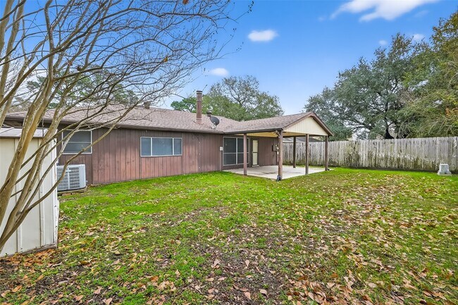 Building Photo - 21623 Crescent Heights St