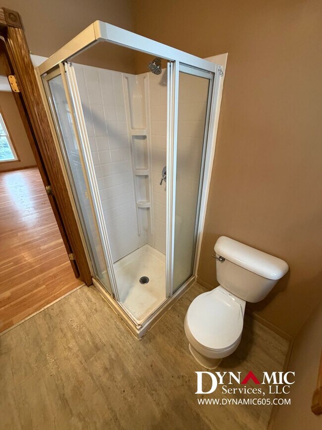 Building Photo - 717 W 16th St