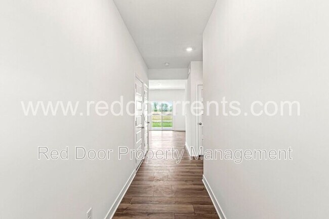 Building Photo - 2956 Grand Rdg Dr
