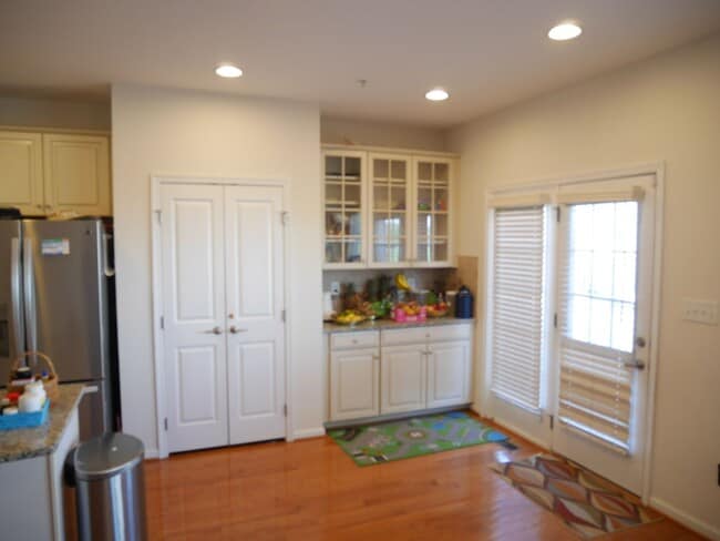Building Photo - SPACIOUS 4 Bedroom Townhome-Owings Mills, MD