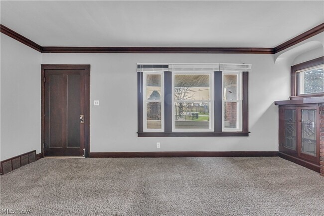 Building Photo - 1042 Mozina Dr