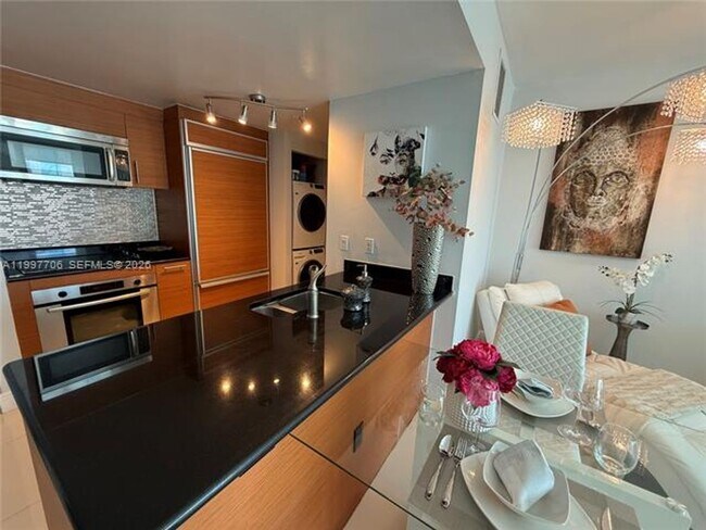 Building Photo - 50 Biscayne Blvd