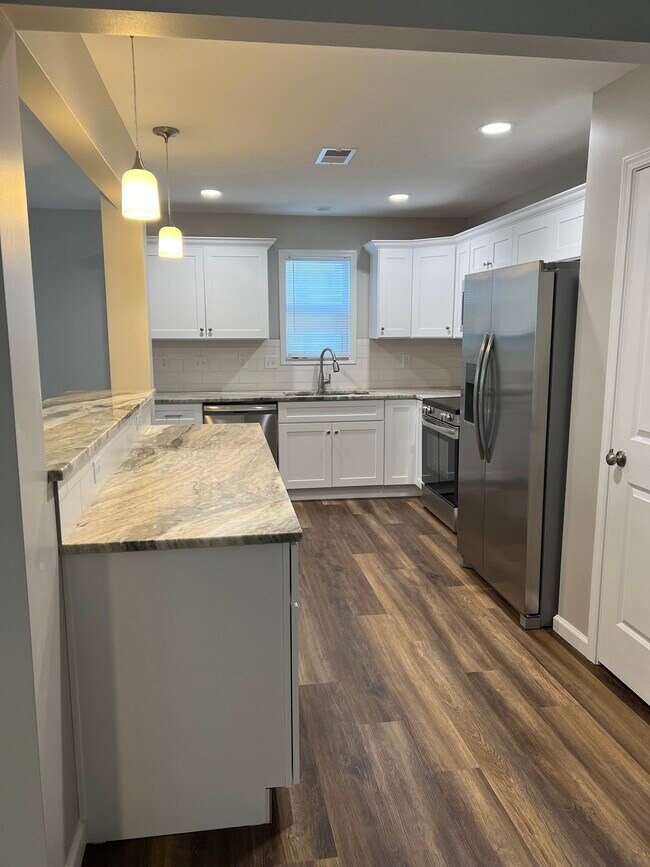 Building Photo - 3909 Sweetspire Dr