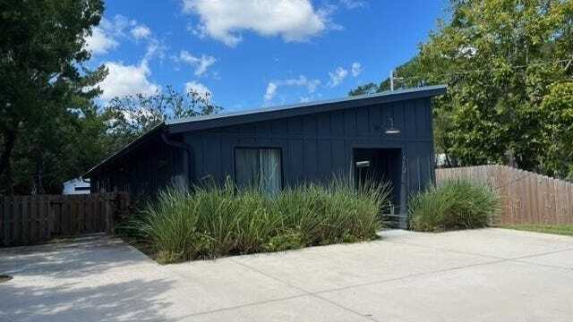 Primary Photo - 1417 Highland Blvd