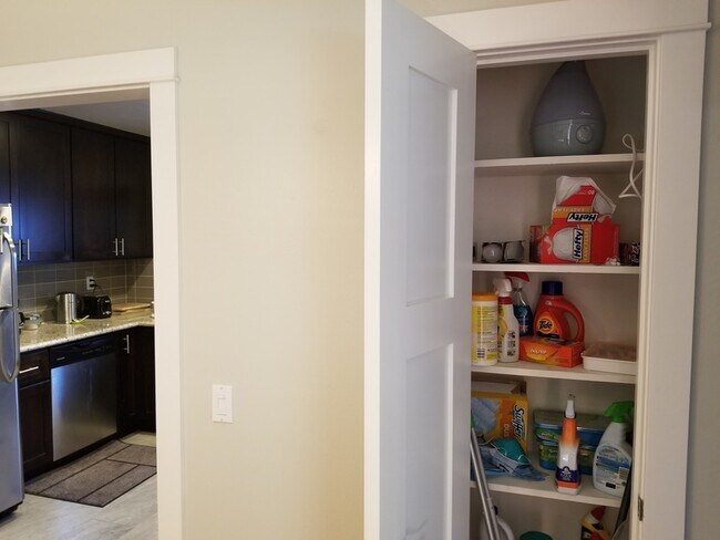 Building Photo - 838 Fremont St