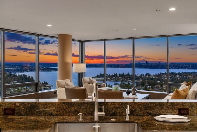 Building Photo - 3Bd/2.5Ba One Lincoln Tower Penthouse