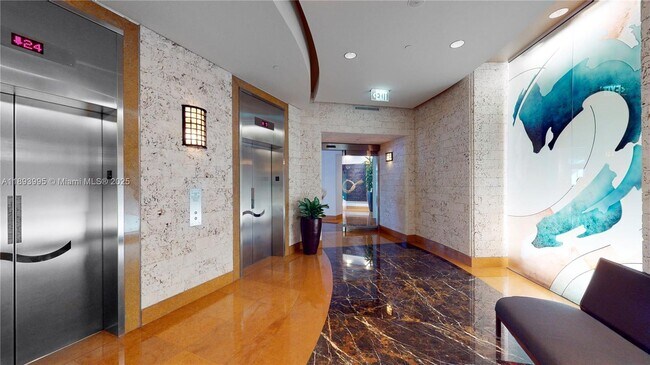 Building Photo - 801 Brickell Key Blvd