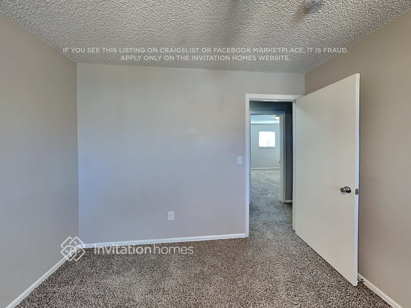 Building Photo - 11269 E Center Ave