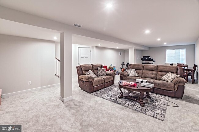 Building Photo - 604 Longleaf Dr