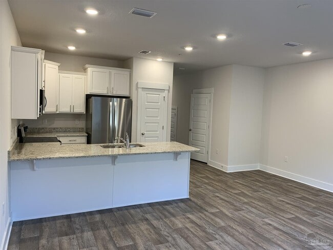 Building Photo - 1524 Farragut Way