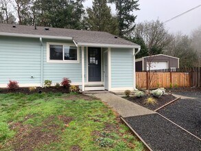 Building Photo - Juniper Street Duplex