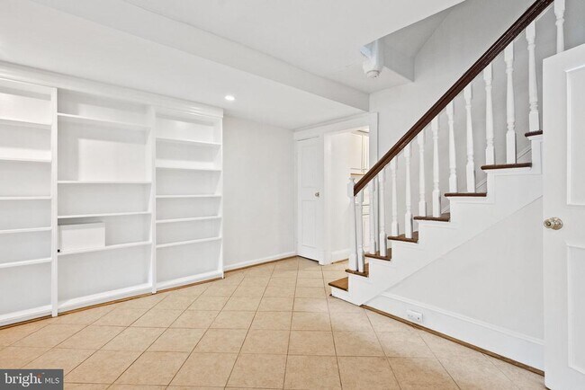 Building Photo - 1530 34th St NW