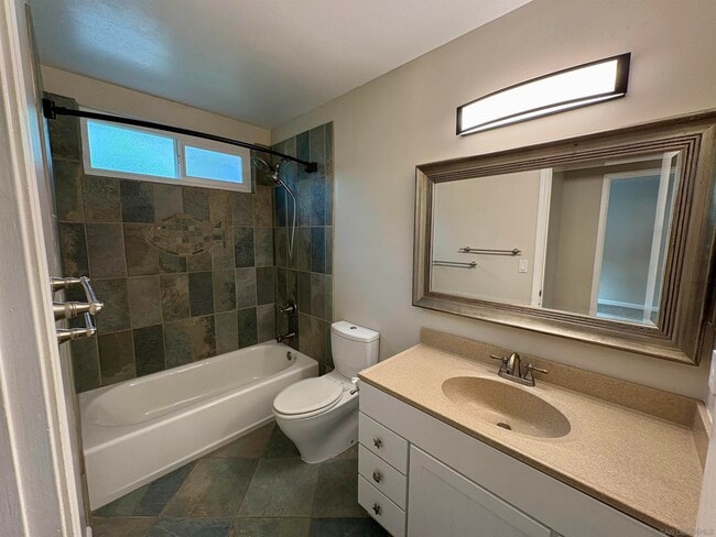 Building Photo - 12918 Biscayne Cove