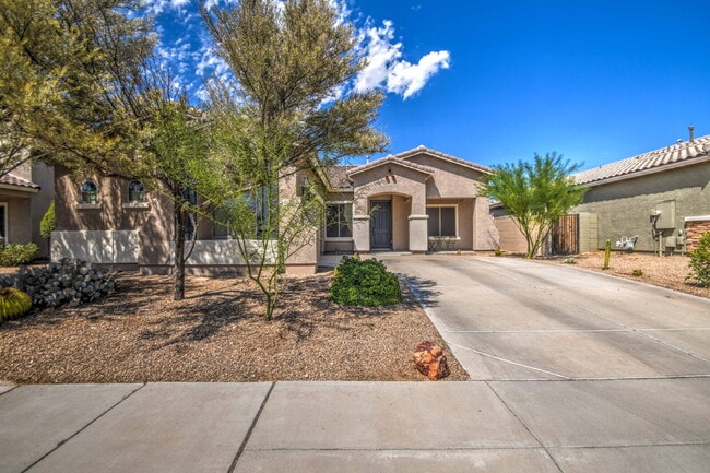 Building Photo - Del Rio Ranch Beauty