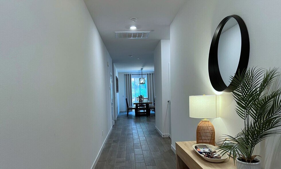 Building Photo - 16746 Mistletoe