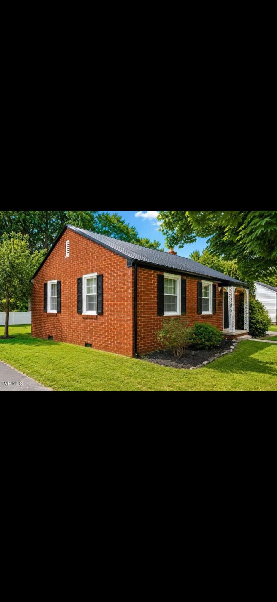 Building Photo - 1528 E Sevier Ave