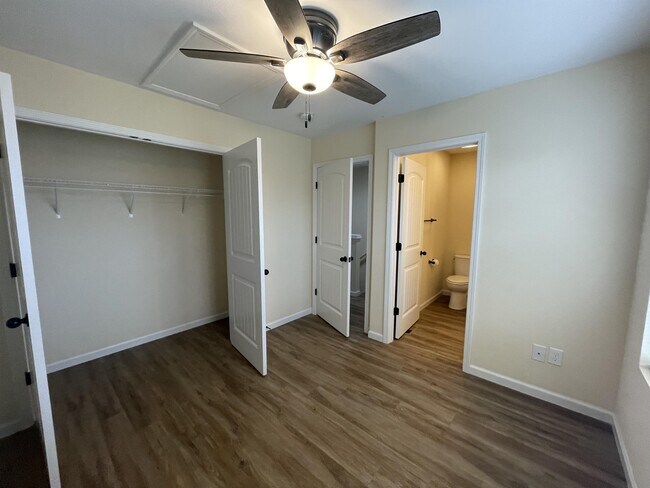 Building Photo - 914 Warrior Hill Dr