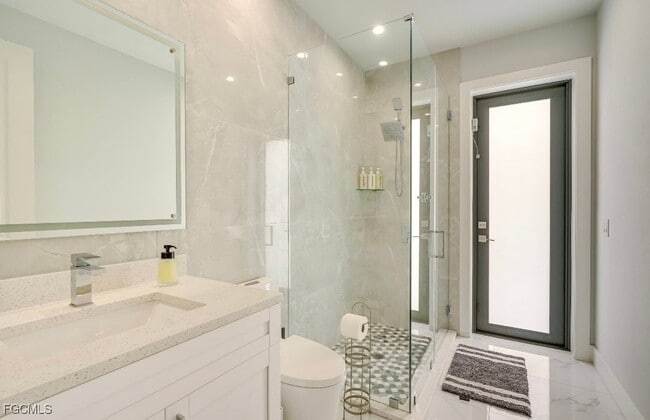 Building Photo - 117 SE 4th St