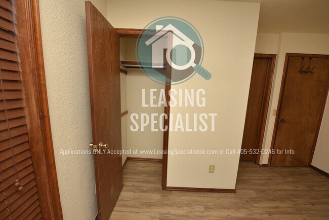 Building Photo - Central Norman 3 Bed 3 Bath PRELEASING FOR FALL 2026 SEMESTER